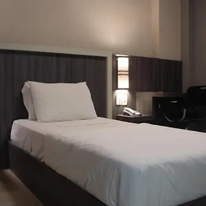 Hotel Master Express Dom Pedro Ii - Proximo Ao Consulado Americano E Aeroporto ***